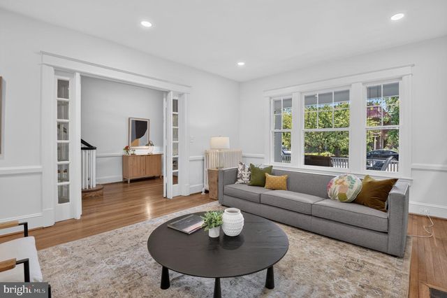3933 LIVINGSTON ST NW, Washington, DC 20015