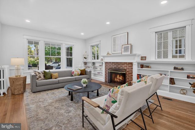 3933 LIVINGSTON ST NW, Washington, DC 20015