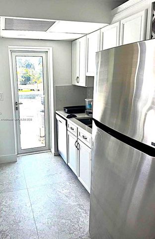 2715 N Ocean Blvd 2E, Fort Lauderdale, FL 33308