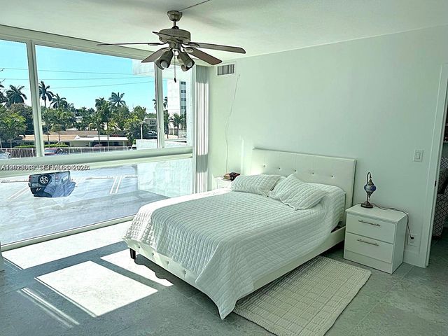 2715 N Ocean Blvd 2E, Fort Lauderdale, FL 33308