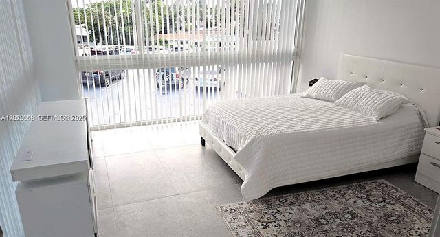 2715 N Ocean Blvd 2E, Fort Lauderdale, FL 33308