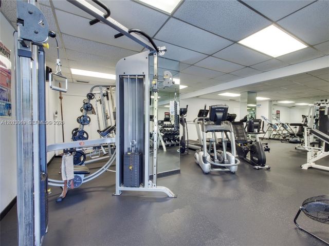2715 N Ocean Blvd 2E, Fort Lauderdale, FL 33308