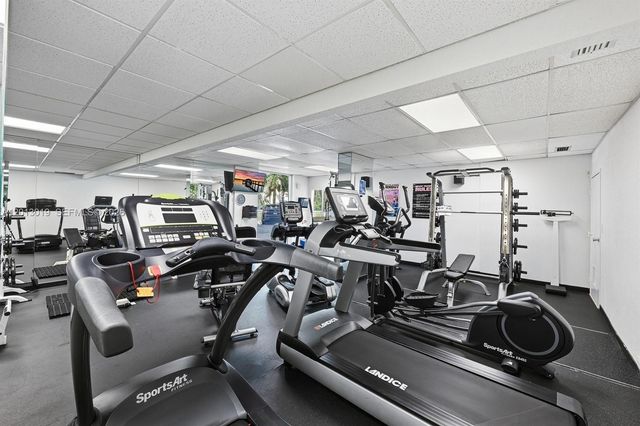 2715 N Ocean Blvd 2E, Fort Lauderdale, FL 33308