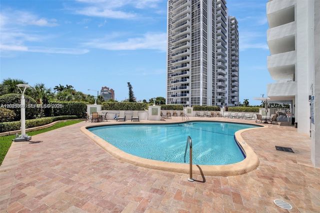 2715 N Ocean Blvd 2E, Fort Lauderdale, FL 33308