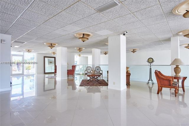 2715 N Ocean Blvd 2E, Fort Lauderdale, FL 33308