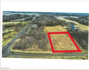 8156 Lake O'Springs Avenue NW, Canton, OH 44720