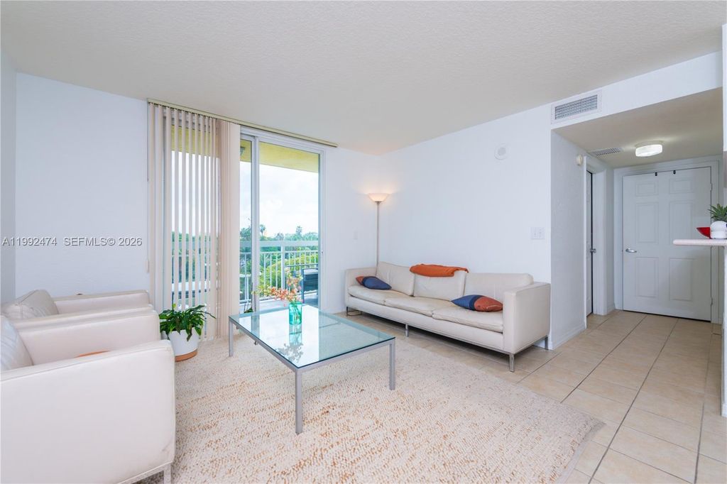 816 NW 11th St 606, Miami, FL 33136