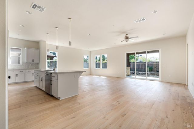 3541 Ruston Ln, Napa, CA 94558