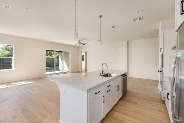 3541 Ruston Ln, Napa, CA 94558