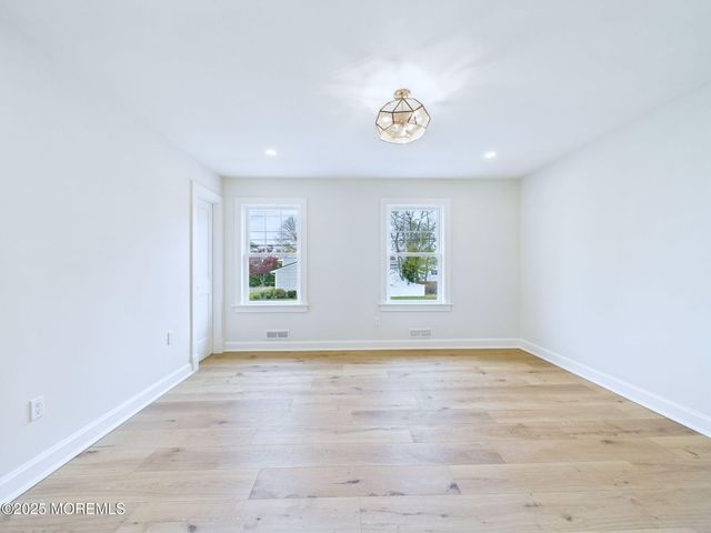 28 Patten Lane, Long Branch, NJ 07740