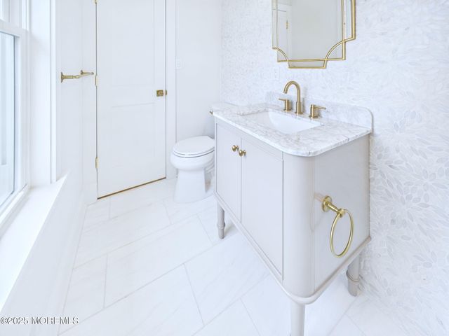 28 Patten Lane, Long Branch, NJ 07740