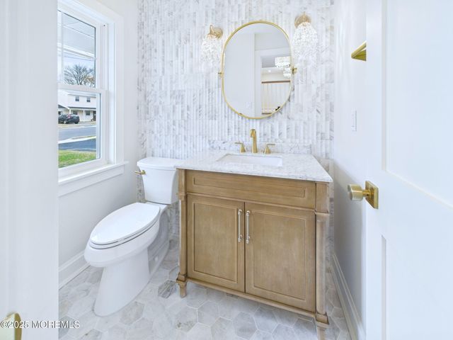 28 Patten Lane, Long Branch, NJ 07740