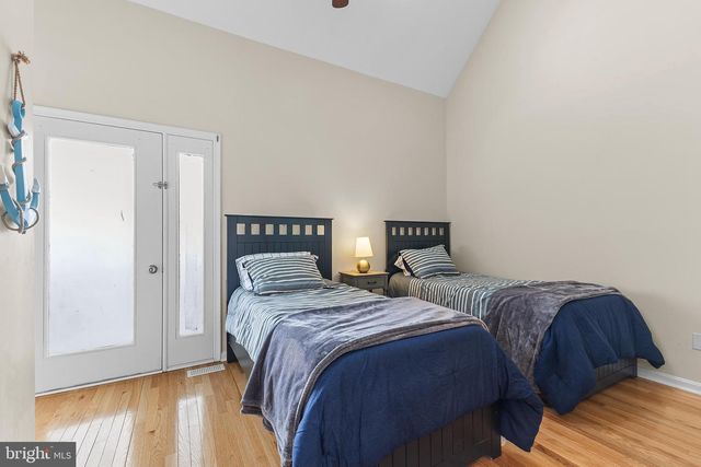 8-E QUEEN VICTORIA WAY, Chester, MD 21619