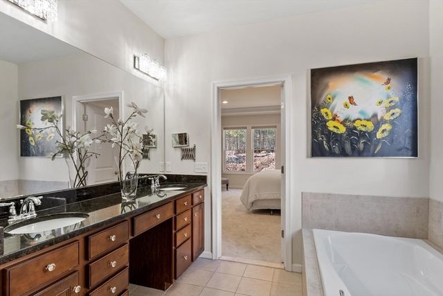 35 Greenside Ln 35, Acton, MA 01720