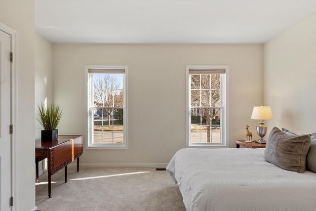 35 Greenside Ln 35, Acton, MA 01720