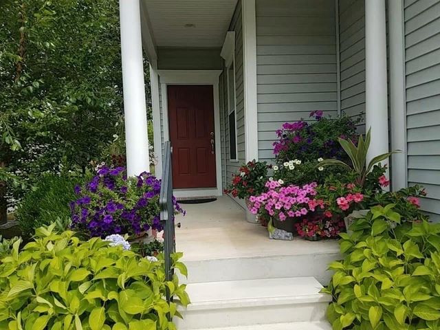 35 Greenside Ln 35, Acton, MA 01720