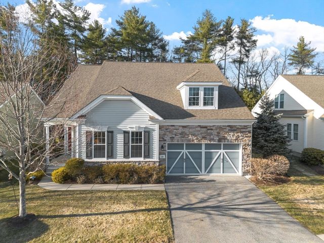 35 Greenside Ln 35, Acton, MA 01720
