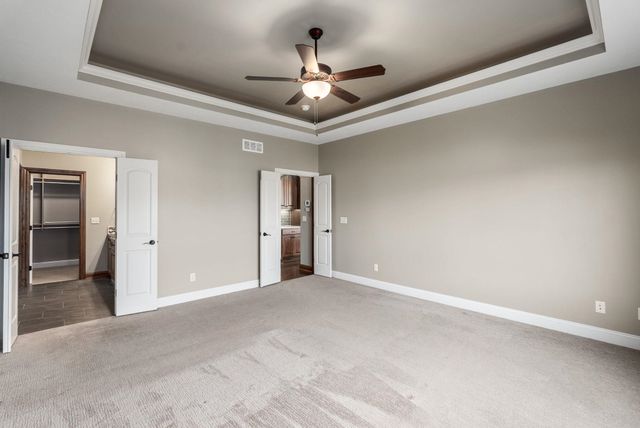 821 N Fairoaks Ct, Andover, KS 67002