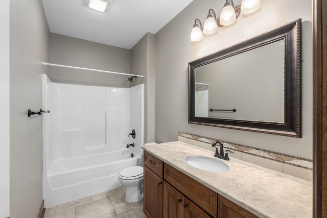 821 N Fairoaks Ct, Andover, KS 67002