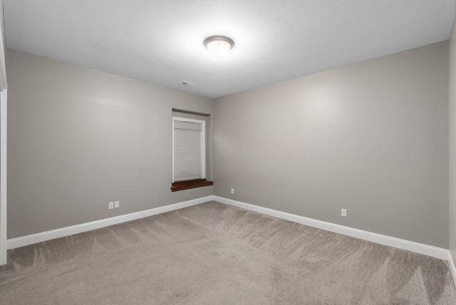 821 N Fairoaks Ct, Andover, KS 67002