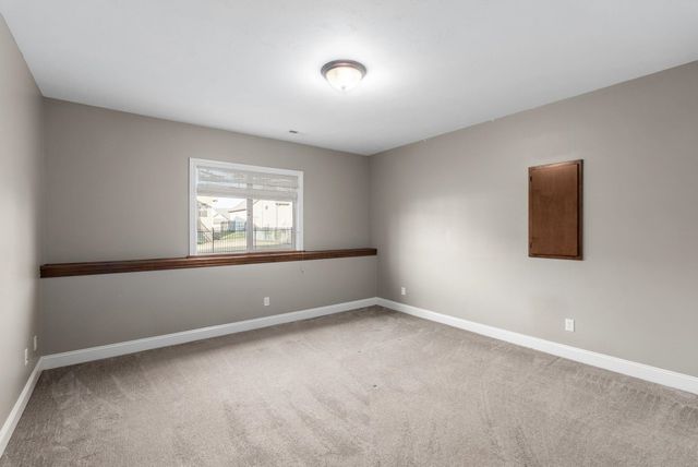 821 N Fairoaks Ct, Andover, KS 67002