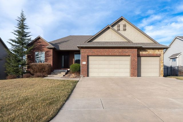 821 N Fairoaks Ct, Andover, KS 67002