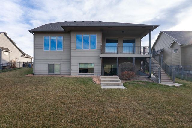 821 N Fairoaks Ct, Andover, KS 67002