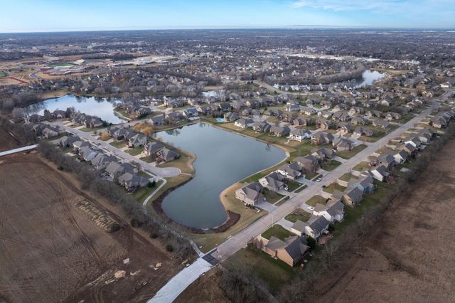 821 N Fairoaks Ct, Andover, KS 67002