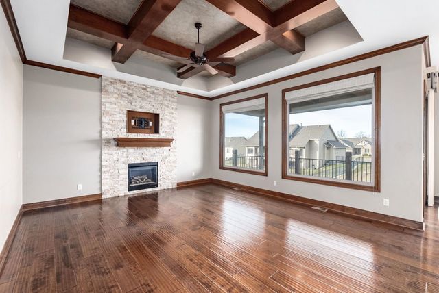 821 N Fairoaks Ct, Andover, KS 67002