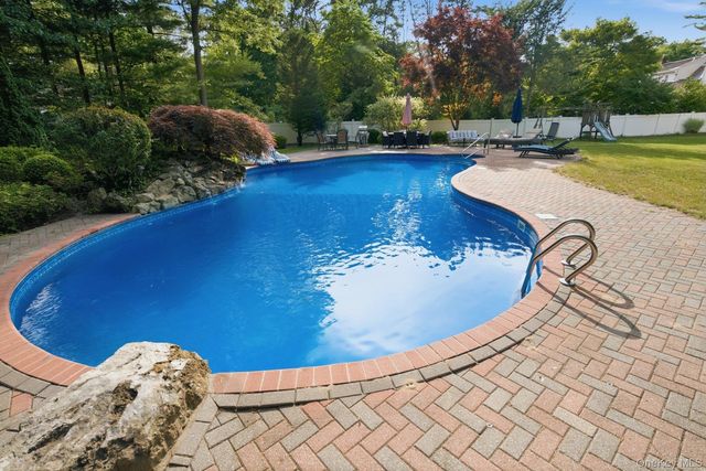830 Terry Road, Hauppauge, NY 11788