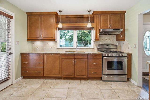 830 Terry Road, Hauppauge, NY 11788