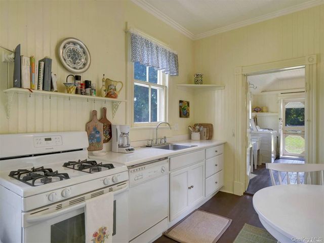 51 Quogue Street, Quogue, NY 11959