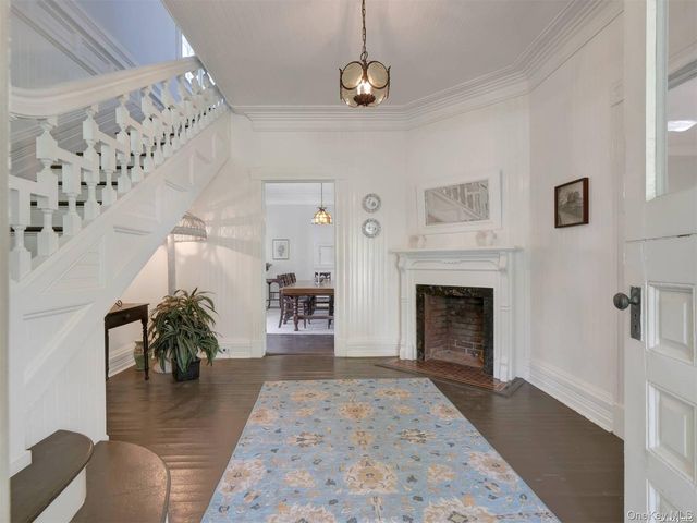 51 Quogue Street, Quogue, NY 11959