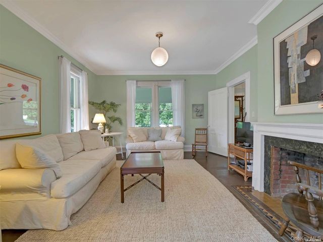 51 Quogue Street, Quogue, NY 11959