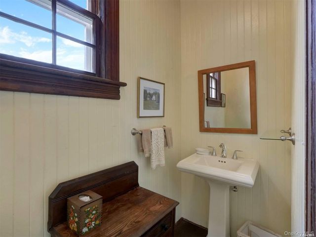 51 Quogue Street, Quogue, NY 11959