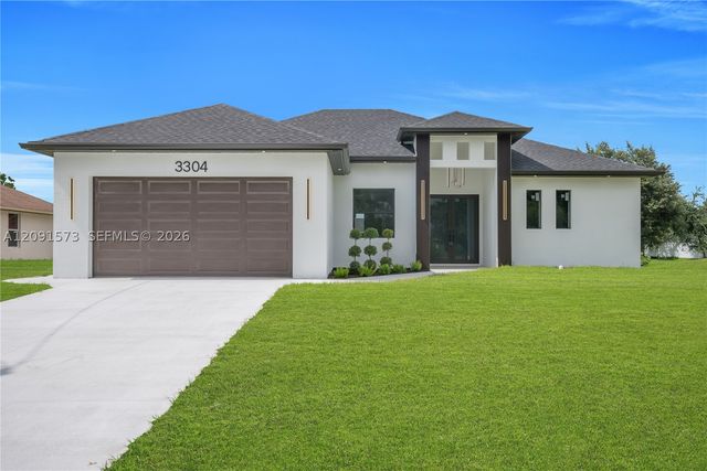 3304 18 St SW, Lehigh Acres, FL 33976