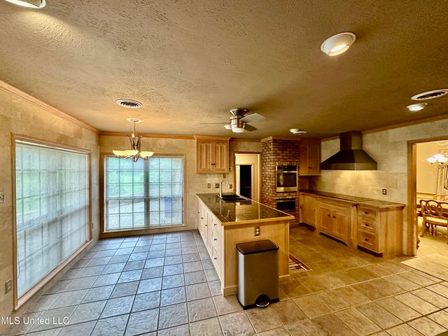 307 Longwood Drive, Clinton, MS 39056