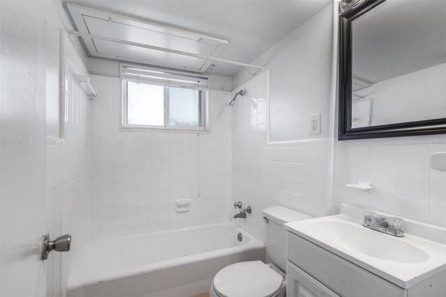 5837 Locke Avenue D, Fort Worth, TX 76107