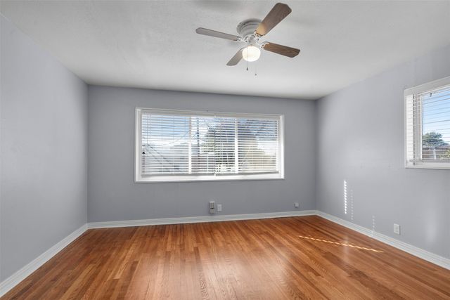 5837 Locke Avenue D, Fort Worth, TX 76107