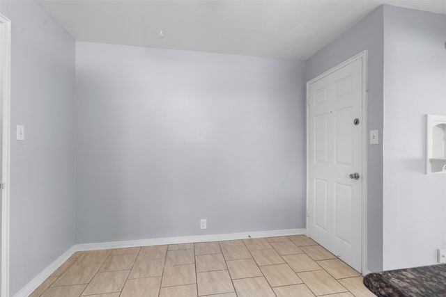 5837 Locke Avenue D, Fort Worth, TX 76107