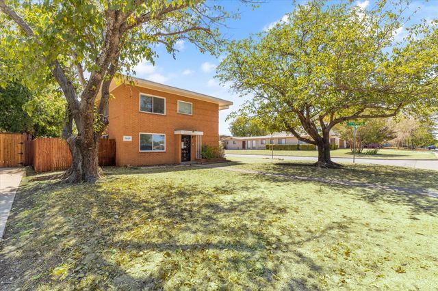 5837 Locke Avenue D, Fort Worth, TX 76107