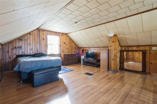 3718 C Ave NE, Cedar Rapids, IA 52402