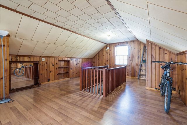 3718 C Ave NE, Cedar Rapids, IA 52402