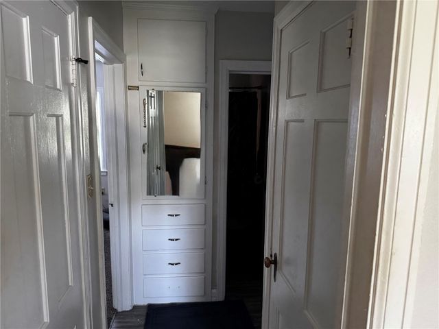 3718 C Ave NE, Cedar Rapids, IA 52402