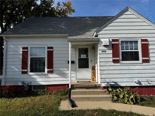 3718 C Ave NE, Cedar Rapids, IA 52402