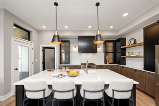 4611 Centennial Boulevard, Urbandale, IA 50323