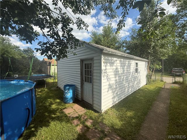 2769 Falls Street, Niagara Falls, NY 14303