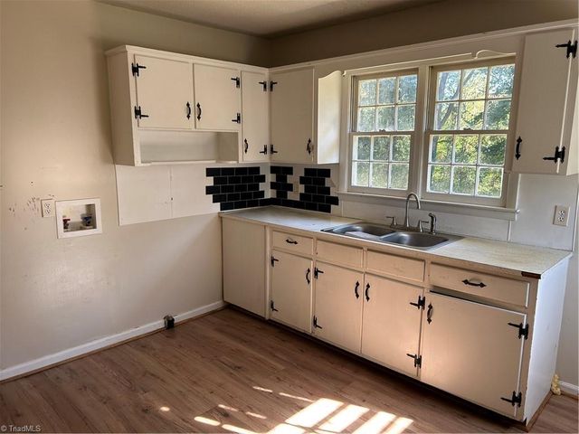 107 Pinewood Acres Drive, Greensboro, NC 27405