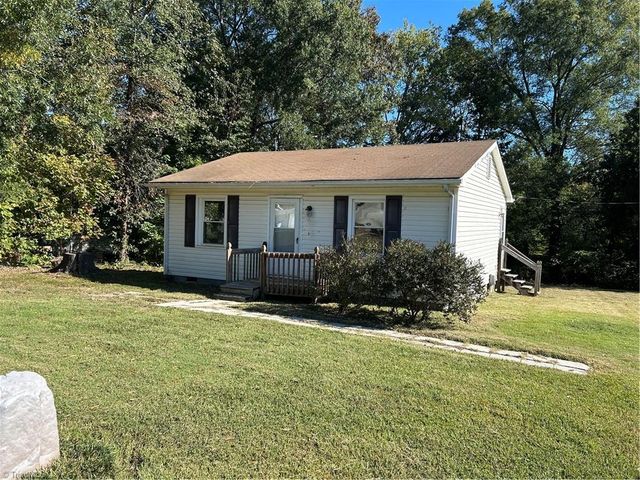 107 Pinewood Acres Drive, Greensboro, NC 27405