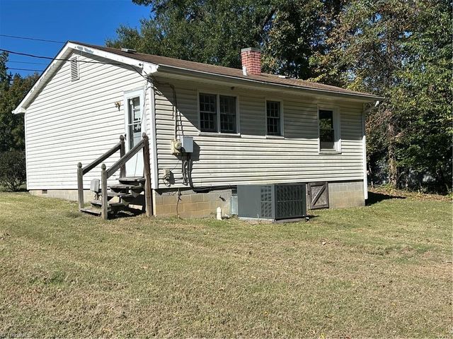 107 Pinewood Acres Drive, Greensboro, NC 27405